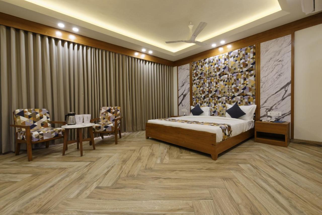 Hotel Flourish International Ахмедабад Экстерьер фото